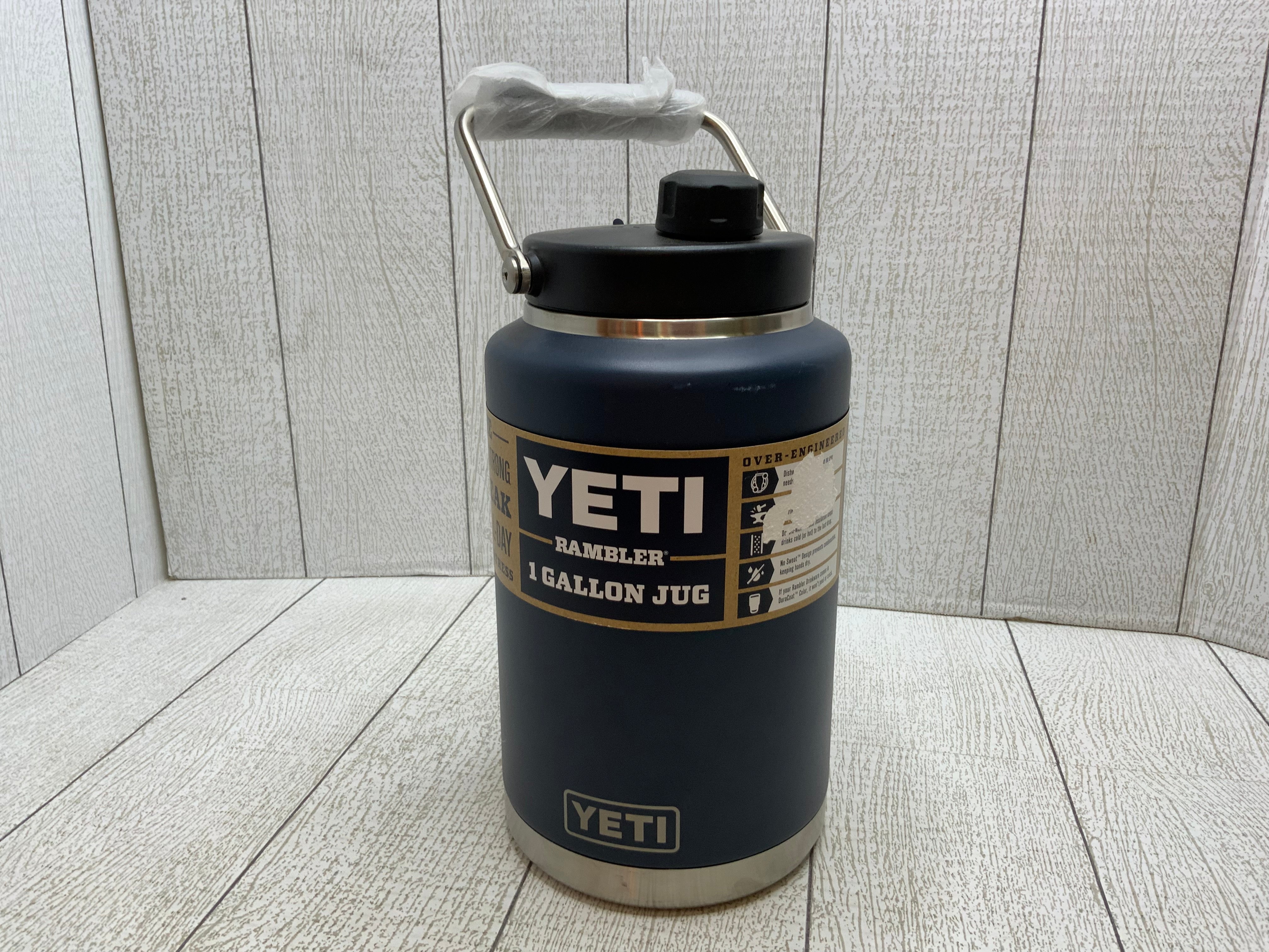 YETI Rambler Gallon Jug, Vacuum Insulated, Stainless Steel with MagCap (Navy) (8026194084078)